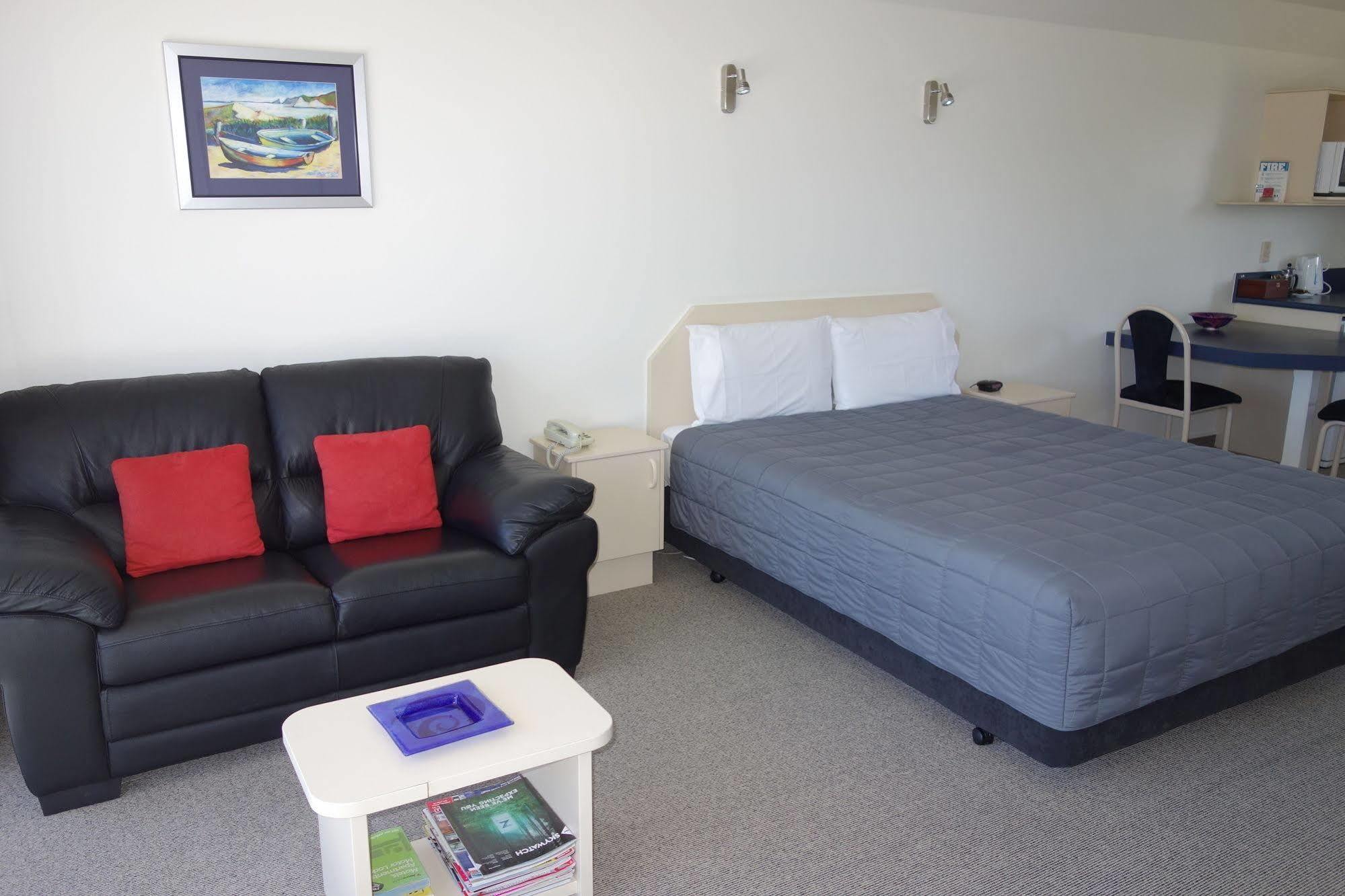 Avalon Manor Motel Мотуэка Экстерьер фото