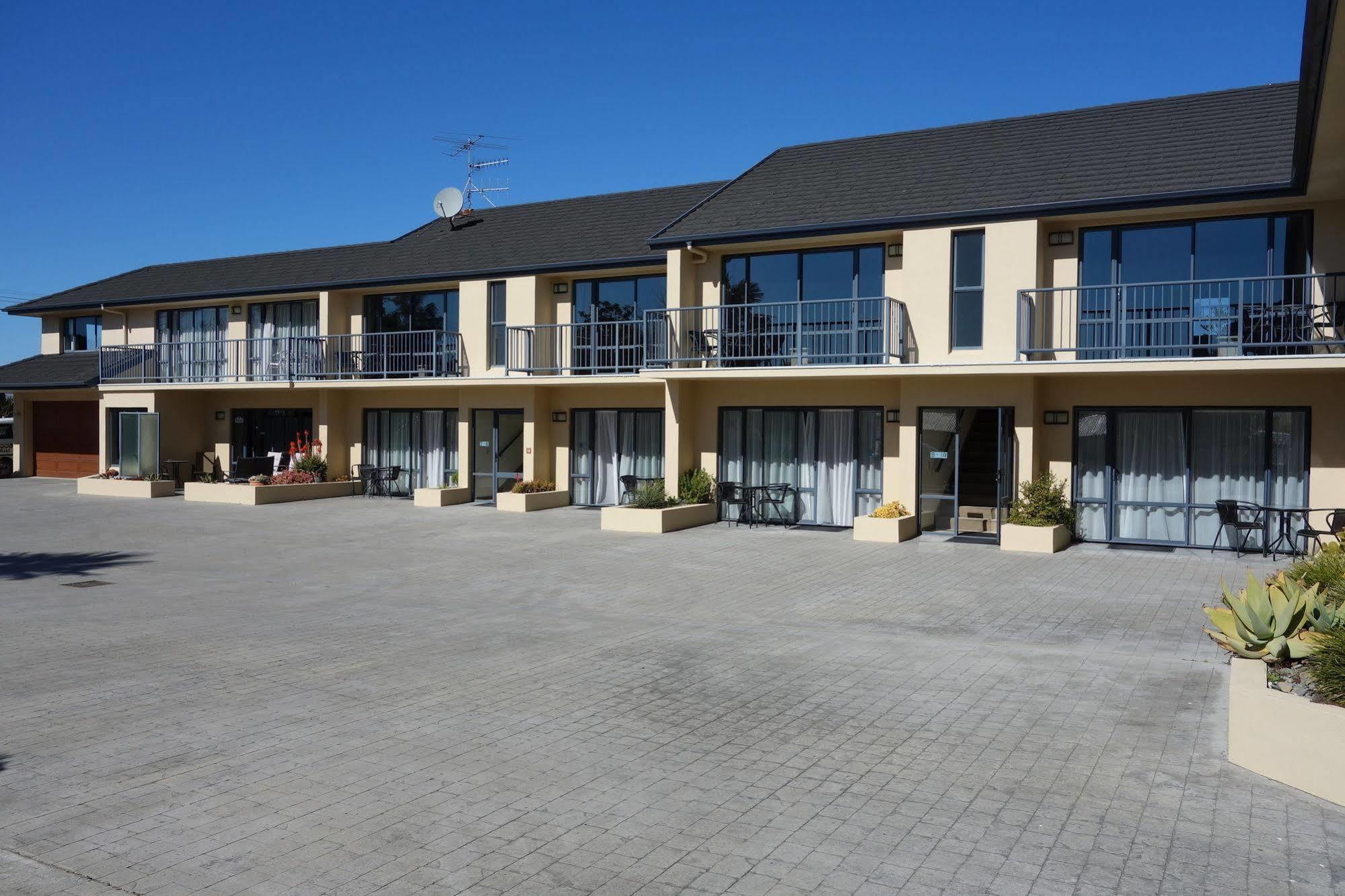 Avalon Manor Motel Мотуэка Экстерьер фото
